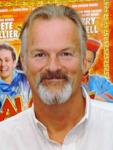 Clive Mantle Headshot