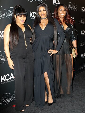 Salt-N-Pepa Headshot