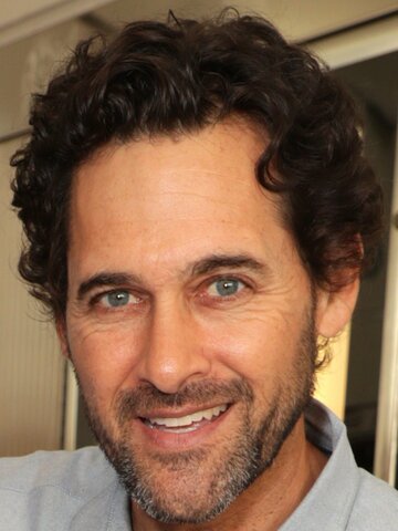 Matt Tarses Headshot