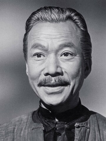 Kam Tong Headshot