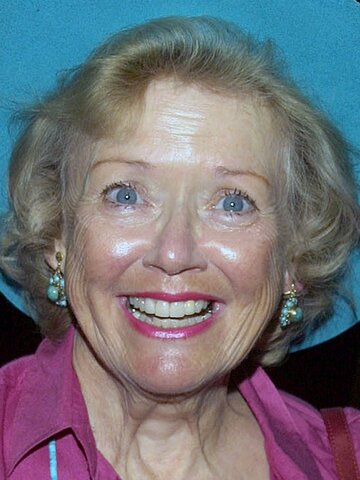 Gloria Winters Headshot