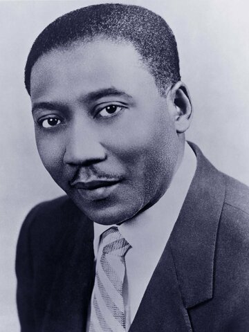 Muddy Waters Headshot