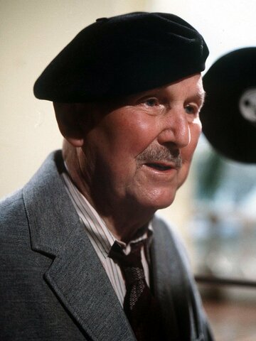 Michael Powell Headshot