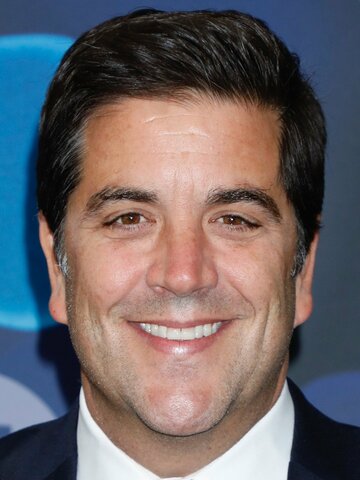 Josh Elliott Headshot