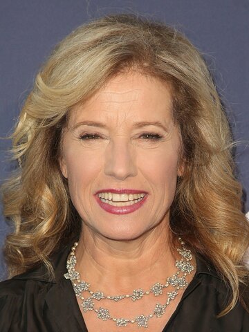 Nancy Travis Headshot