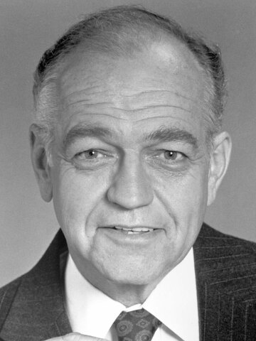 Richard Dysart Headshot