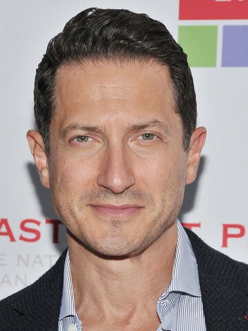 Sasha Roiz Headshot