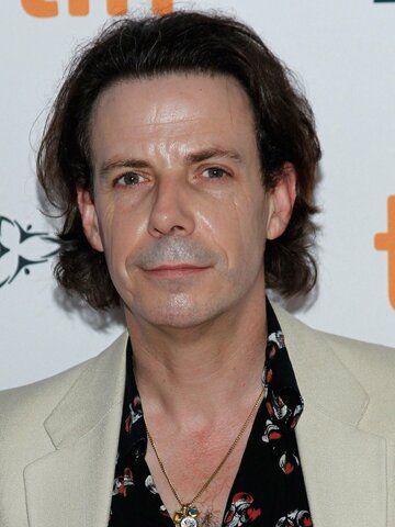 Noah Taylor Headshot