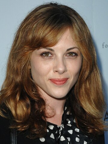Julie Mond Headshot