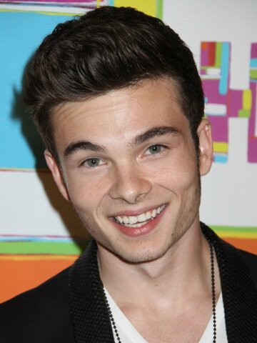 Noah Matthews Headshot