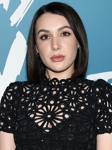 Hannah Marks Headshot