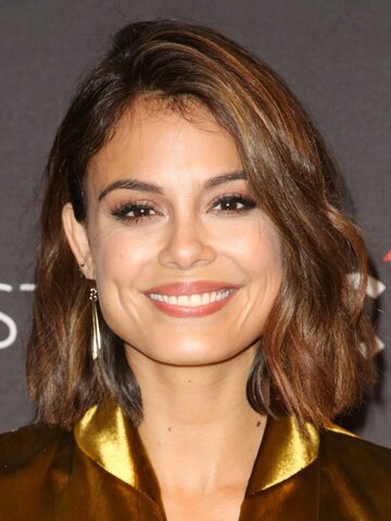 Nathalie Kelley Headshot