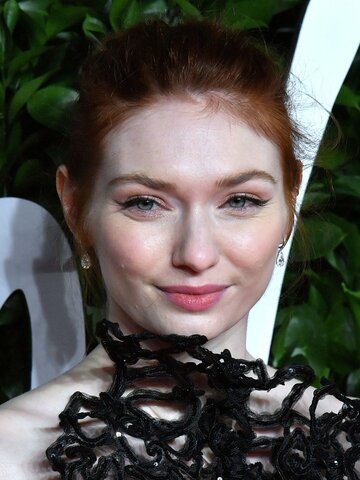 Eleanor Tomlinson Headshot