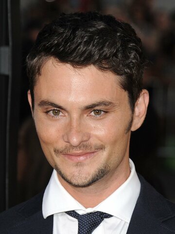 Shiloh Fernandez Headshot