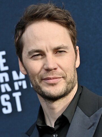 Taylor Kitsch Headshot