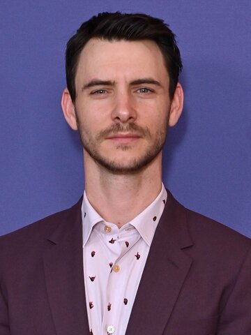 Harry Lloyd Headshot