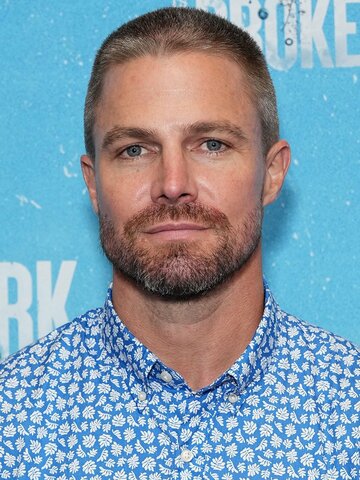 Stephen Amell Headshot