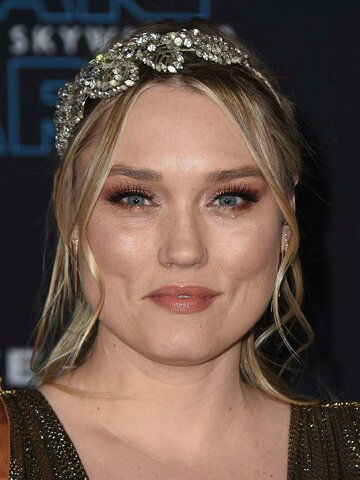 Clare Grant Headshot