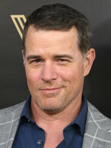 Derek Phillips Headshot