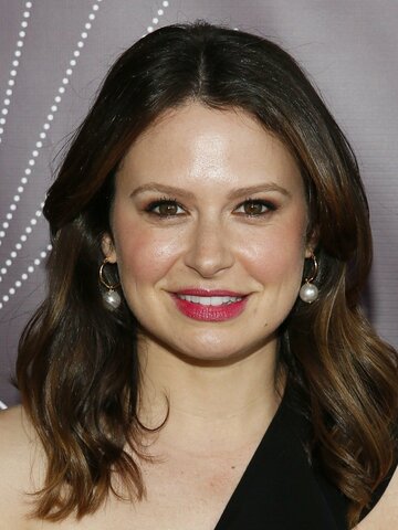 Katie Lowes Headshot