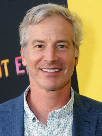 Rob Huebel Headshot
