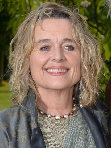 Angharad Rees Headshot