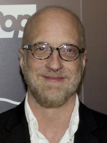 Chris Elliott Headshot