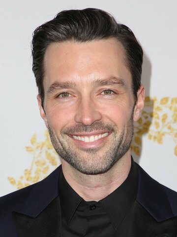 Carlo Marks Headshot