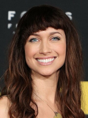 Maiara Walsh Headshot