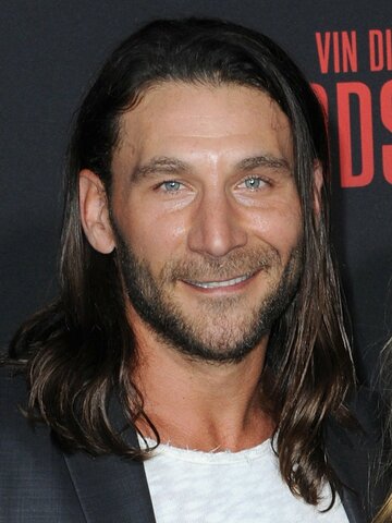 Zach McGowan Headshot