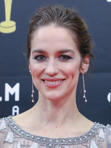 Melanie Scrofano Headshot