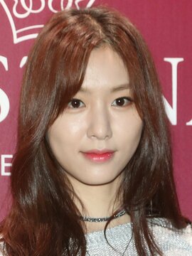 Seo Ji-hye Headshot