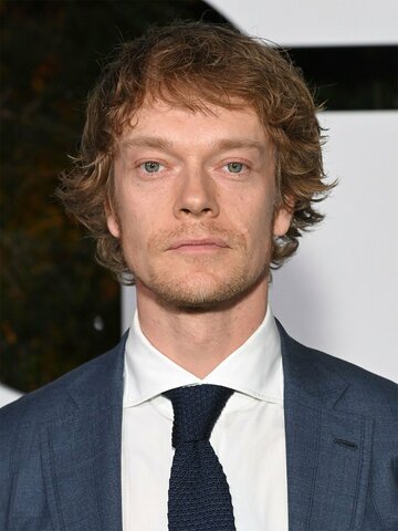 Alfie Allen Headshot