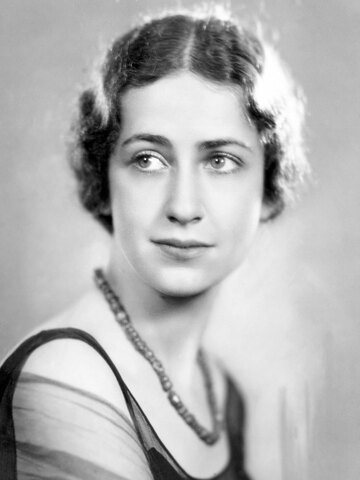 Peggy Ashcroft Headshot