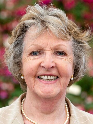 Penelope Keith Headshot