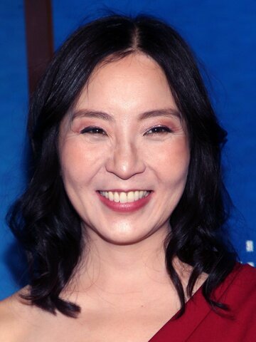 Yahlin Chang Headshot