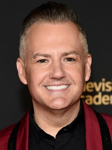 Ross Mathews Headshot