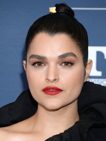 Eve Harlow Headshot