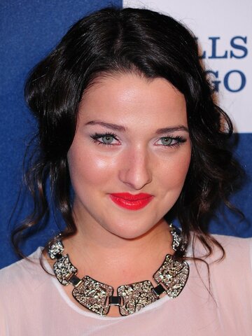Annie Clark Headshot