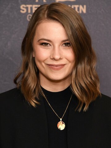 Bindi Irwin Headshot