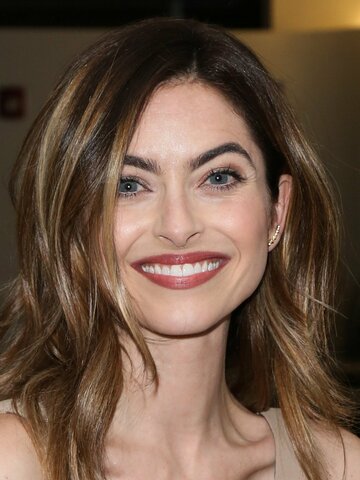 Brooke Lyons Headshot