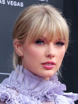 Taylor Swift Headshot