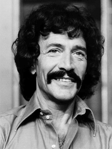 Peter Wyngarde Headshot