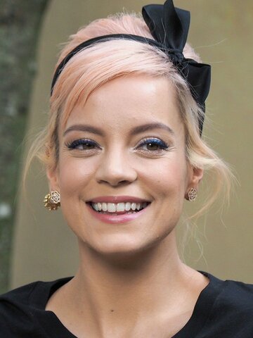 Lily Allen Headshot