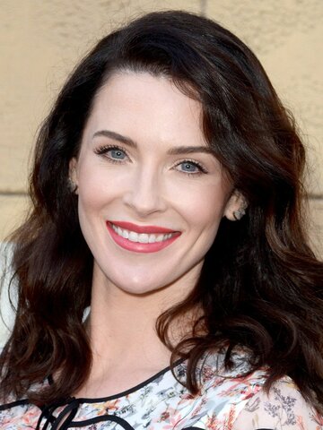 Bridget Regan Headshot