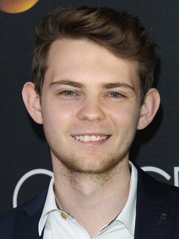 Robbie Kay Headshot