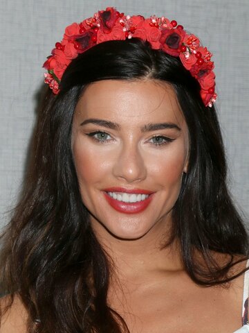 Jacqueline MacInnes Wood Headshot