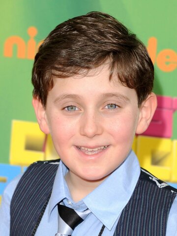 Regan Mizrahi Headshot