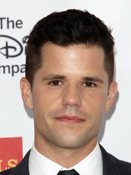 Charlie Carver