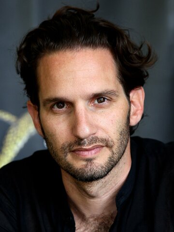Guri Alfi Headshot